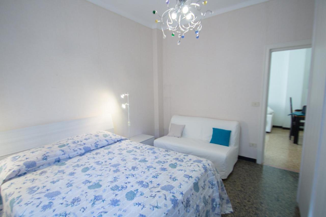 Grande Bilocale Con Giardino E Posto Auto Privato Comodo Al Mare Вараце Екстериор снимка