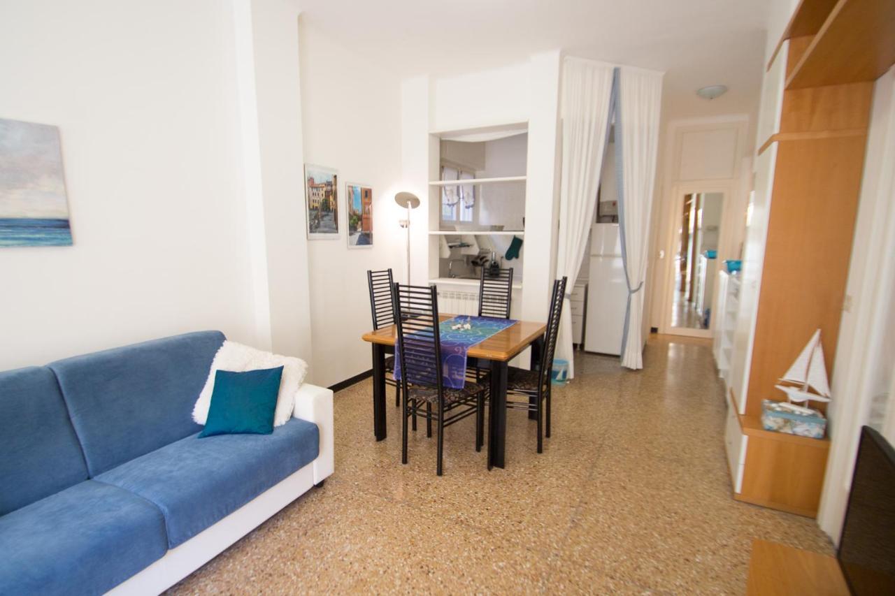 Grande Bilocale Con Giardino E Posto Auto Privato Comodo Al Mare Вараце Екстериор снимка